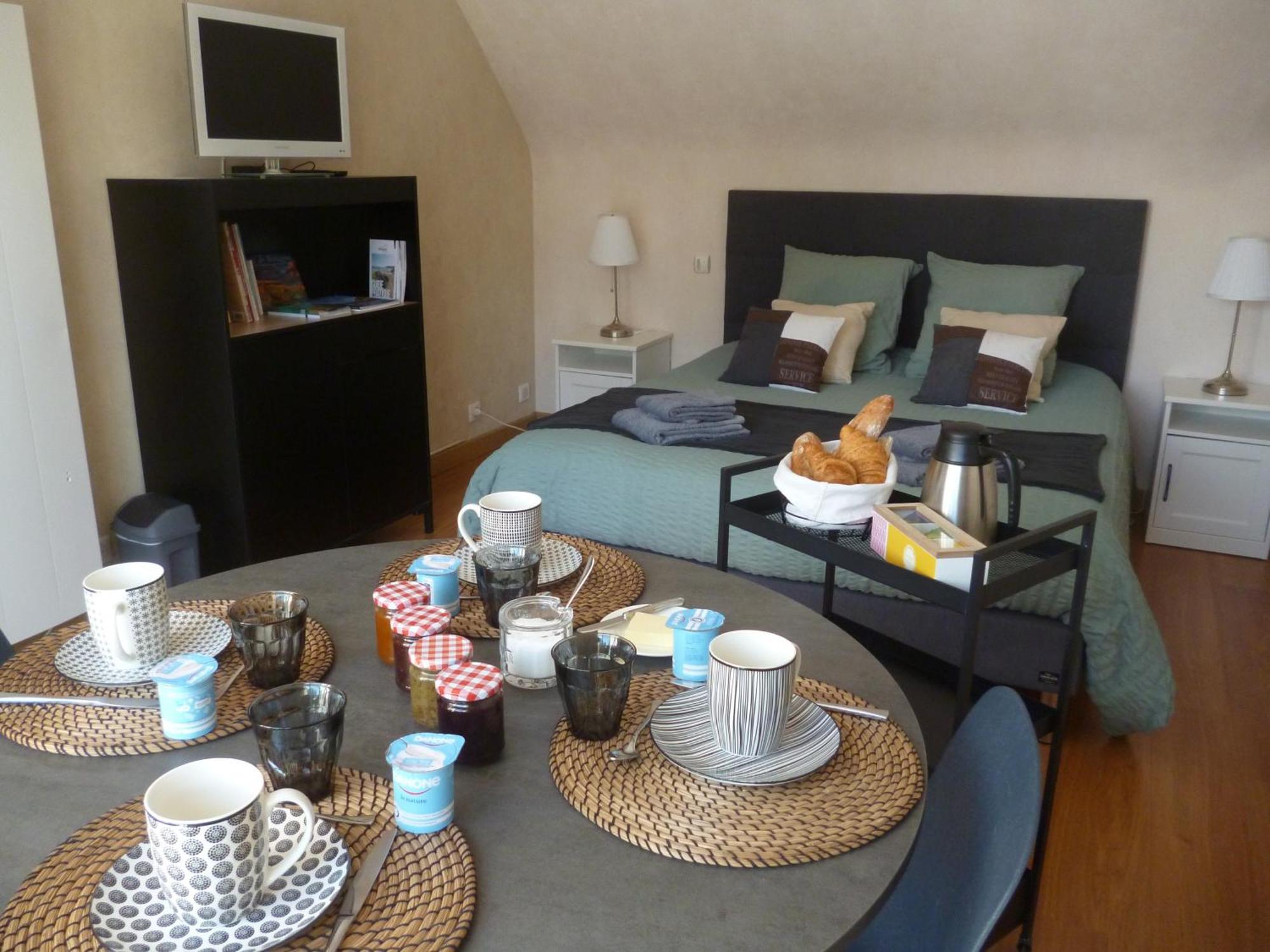 Au Gre Des Marees, 1 Chambre Avec Petit Dejeuner Hanvec Exterior foto
